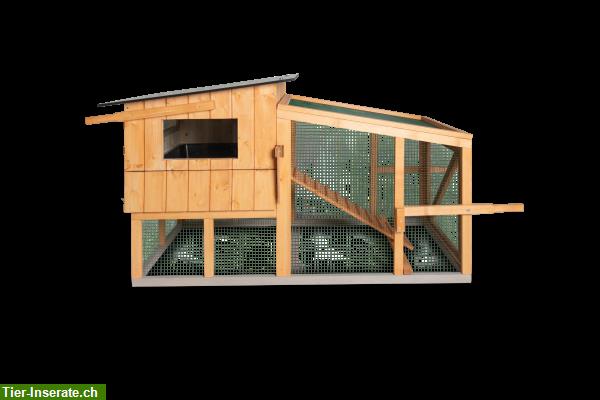 Bild 3: Geflügel-/Kaninchenstall in robuster Holzkonstruktion